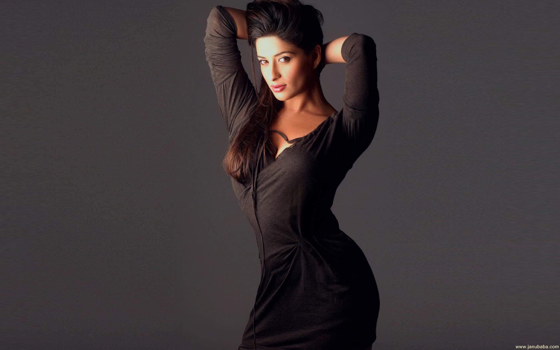 Madhurima Banerjee By Hubbak