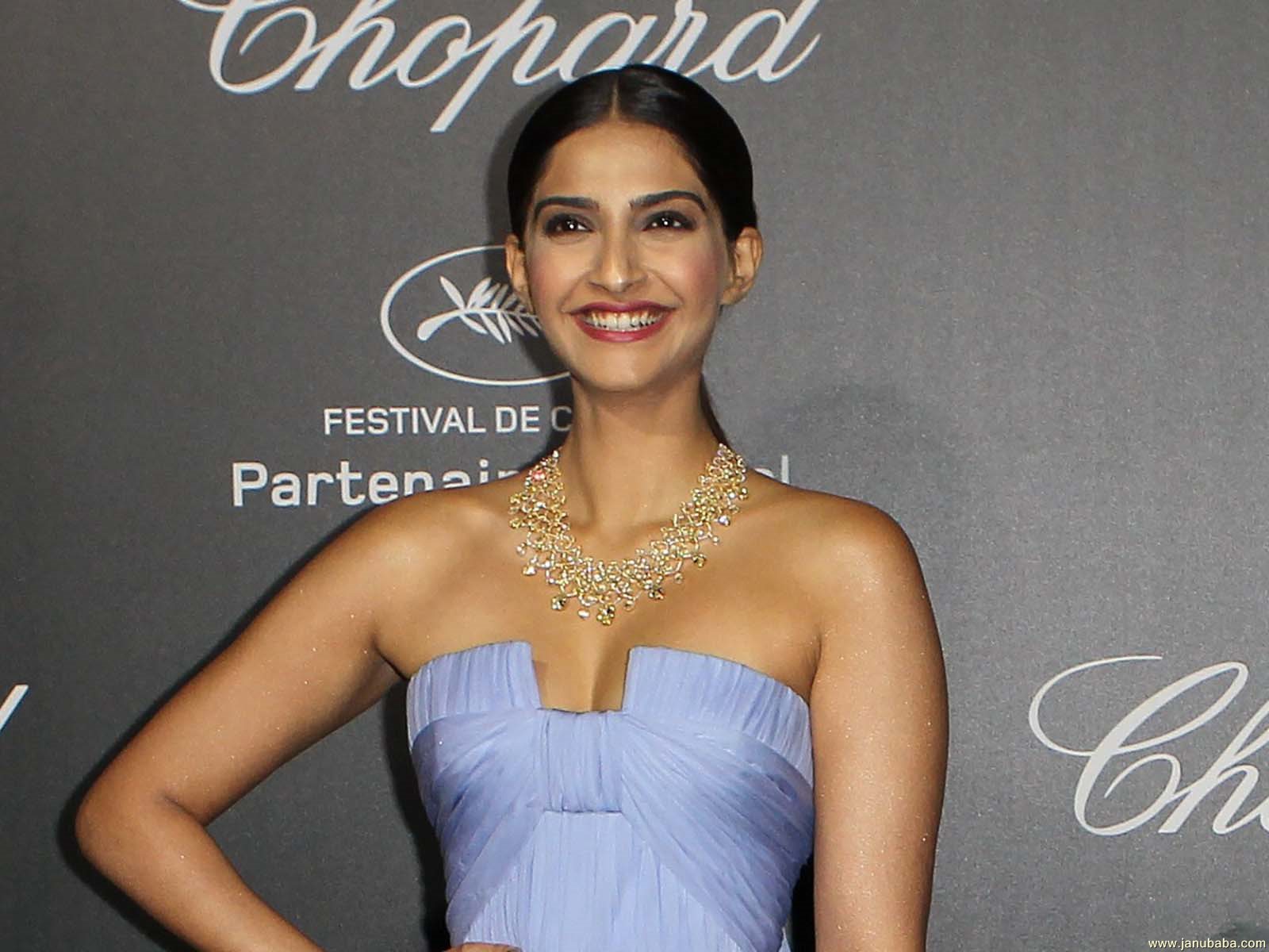 Sonam Kapoor      by coolman