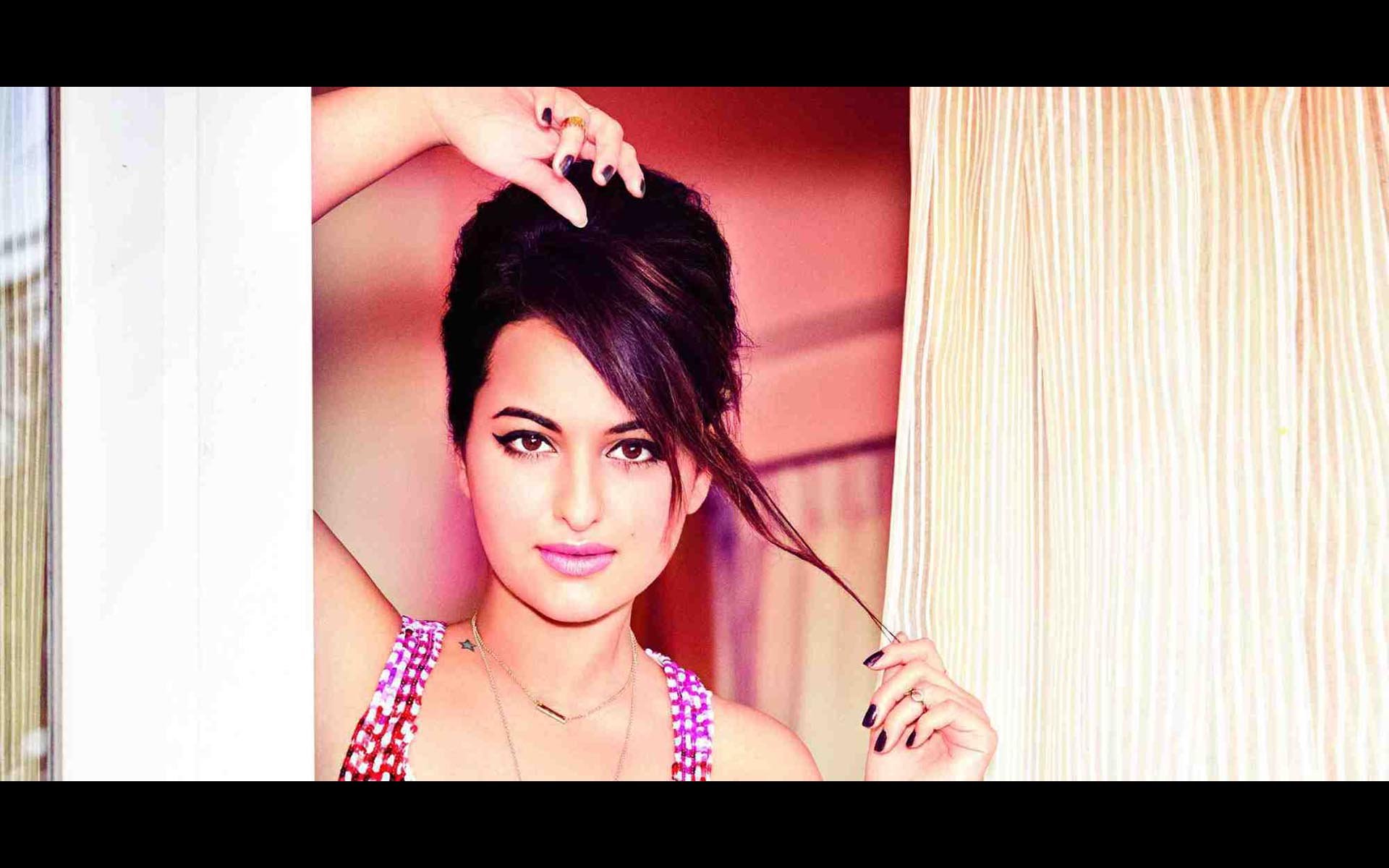 Sonakshi Sinha        by coolman