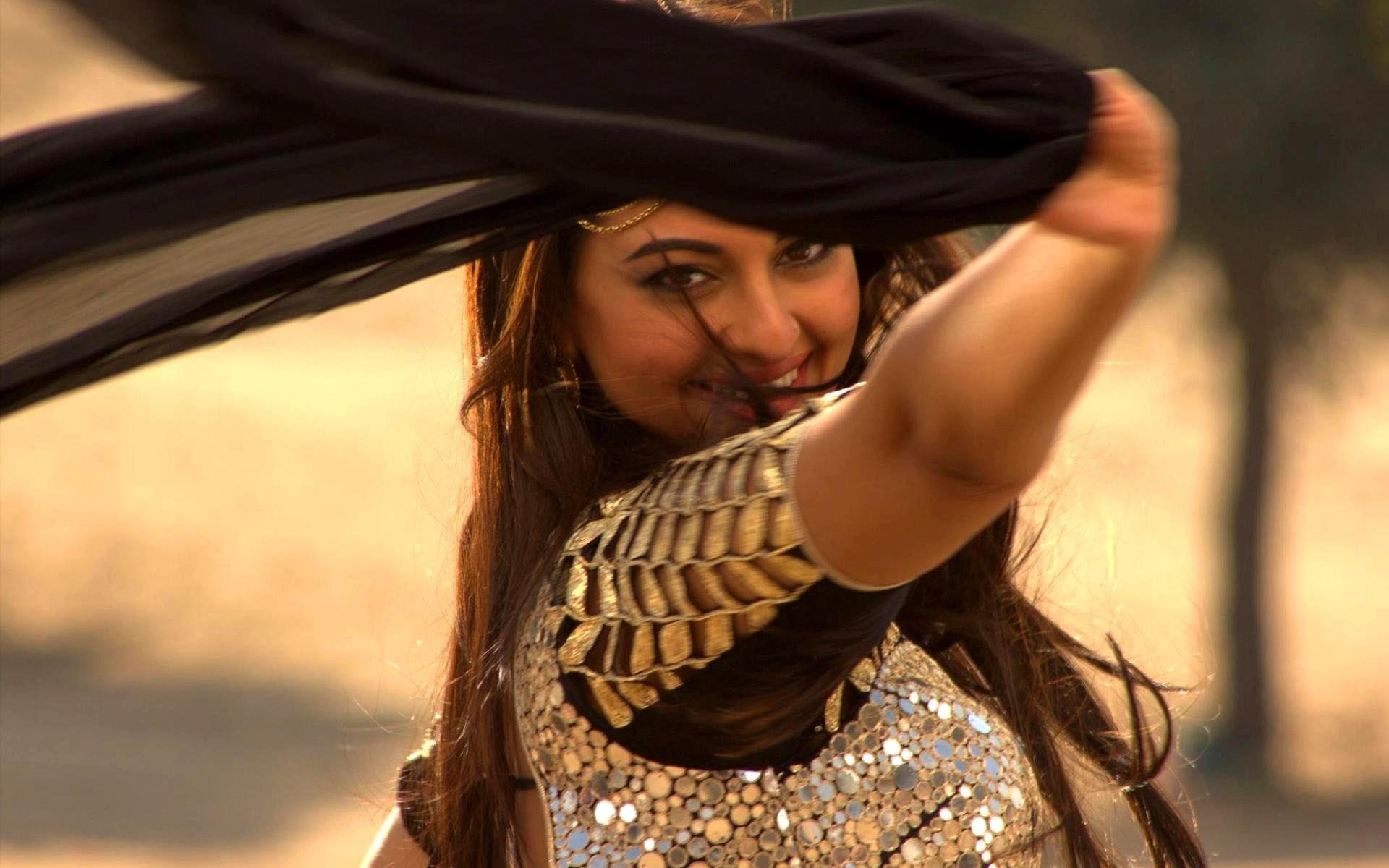 Sonakshi Sinha        by coolman