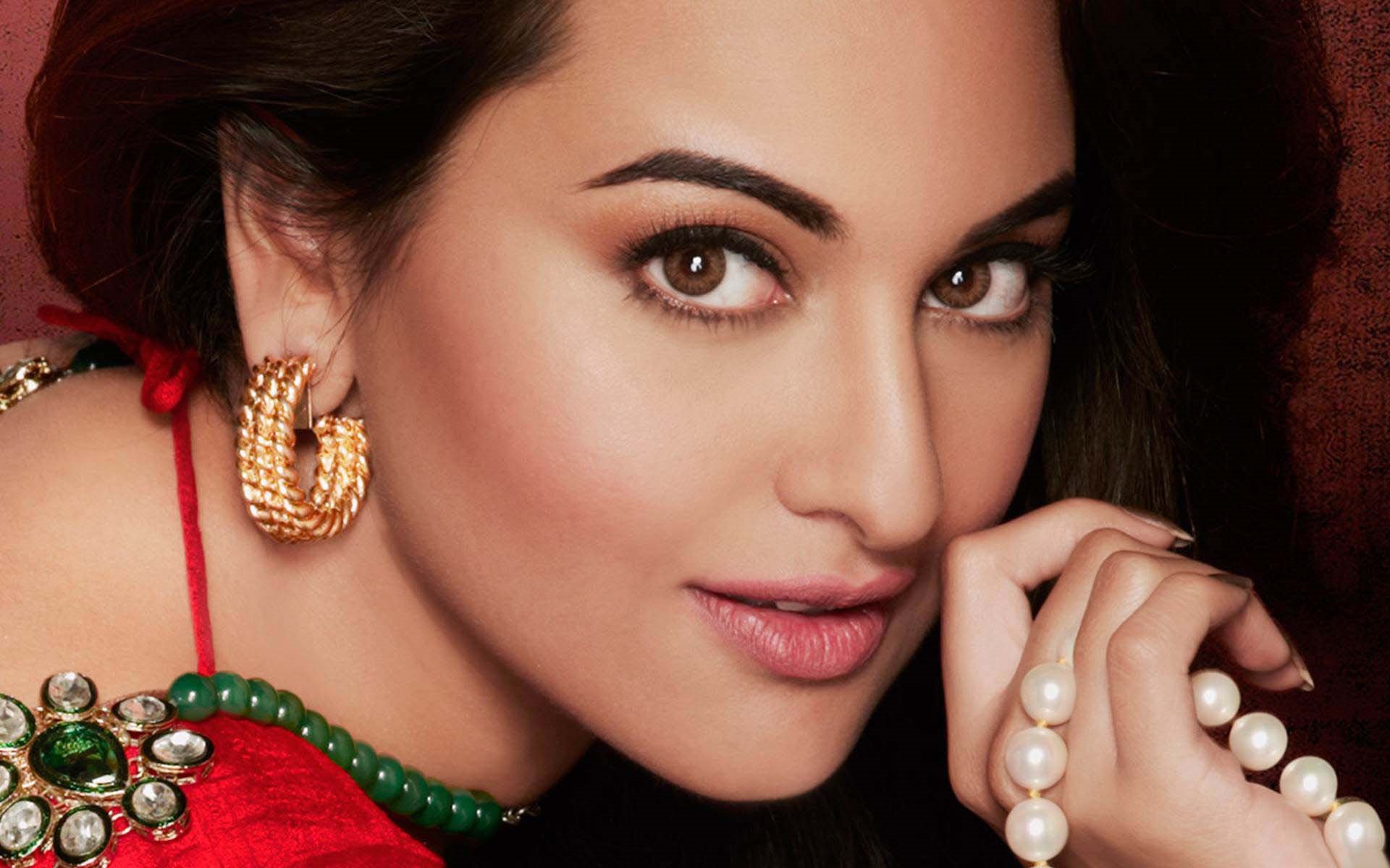 Sonakshi Sinha        by coolman