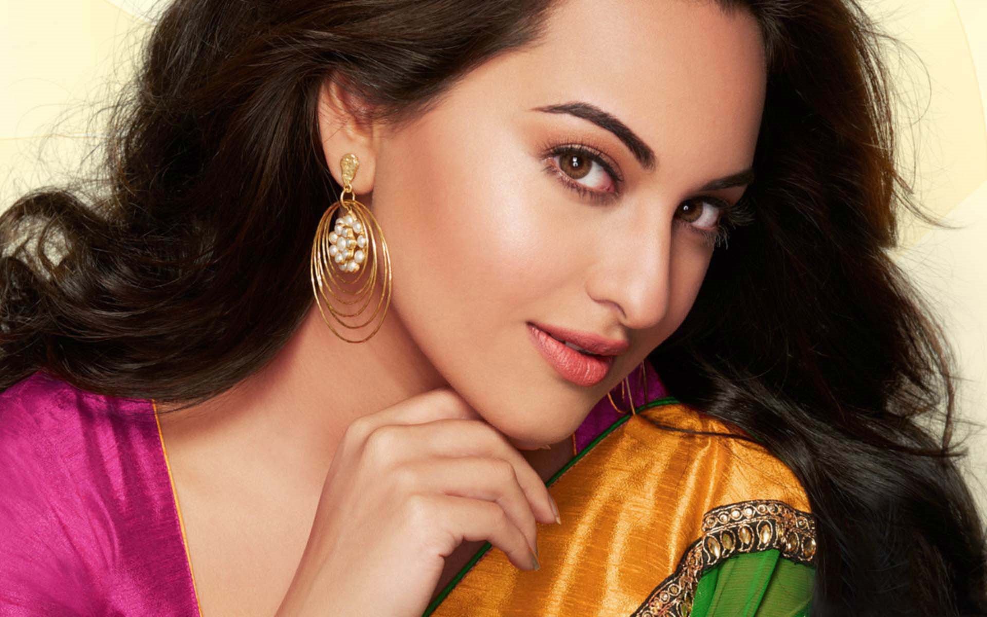 Sonakshi Sinha        by coolman