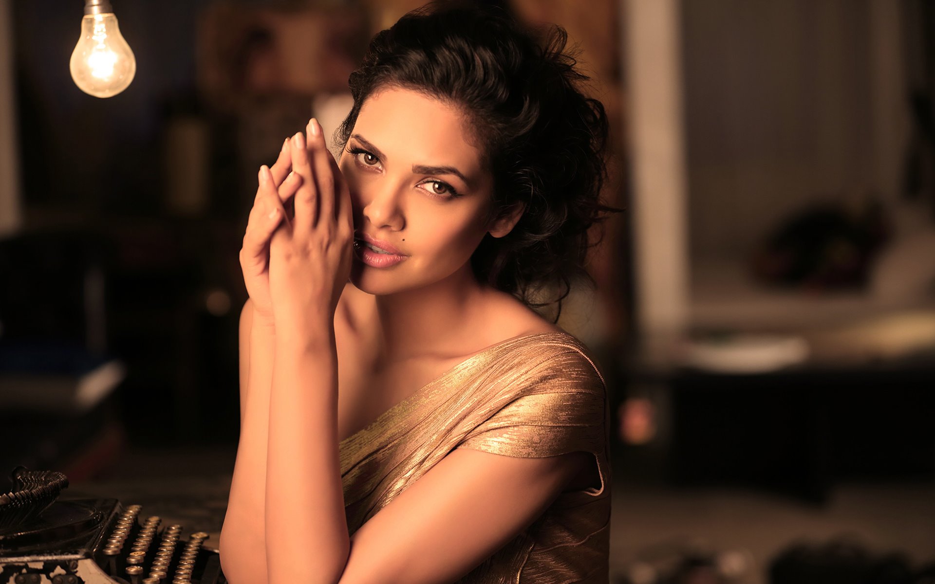 Esha Gupta By Hubbak