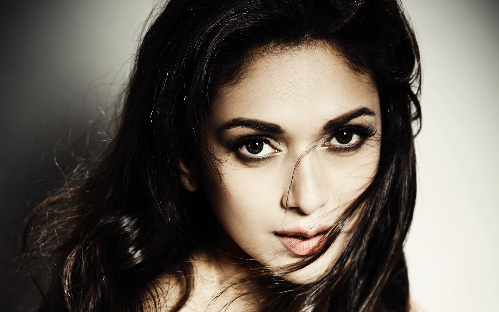Aditi Rao Hydari By Hubbak