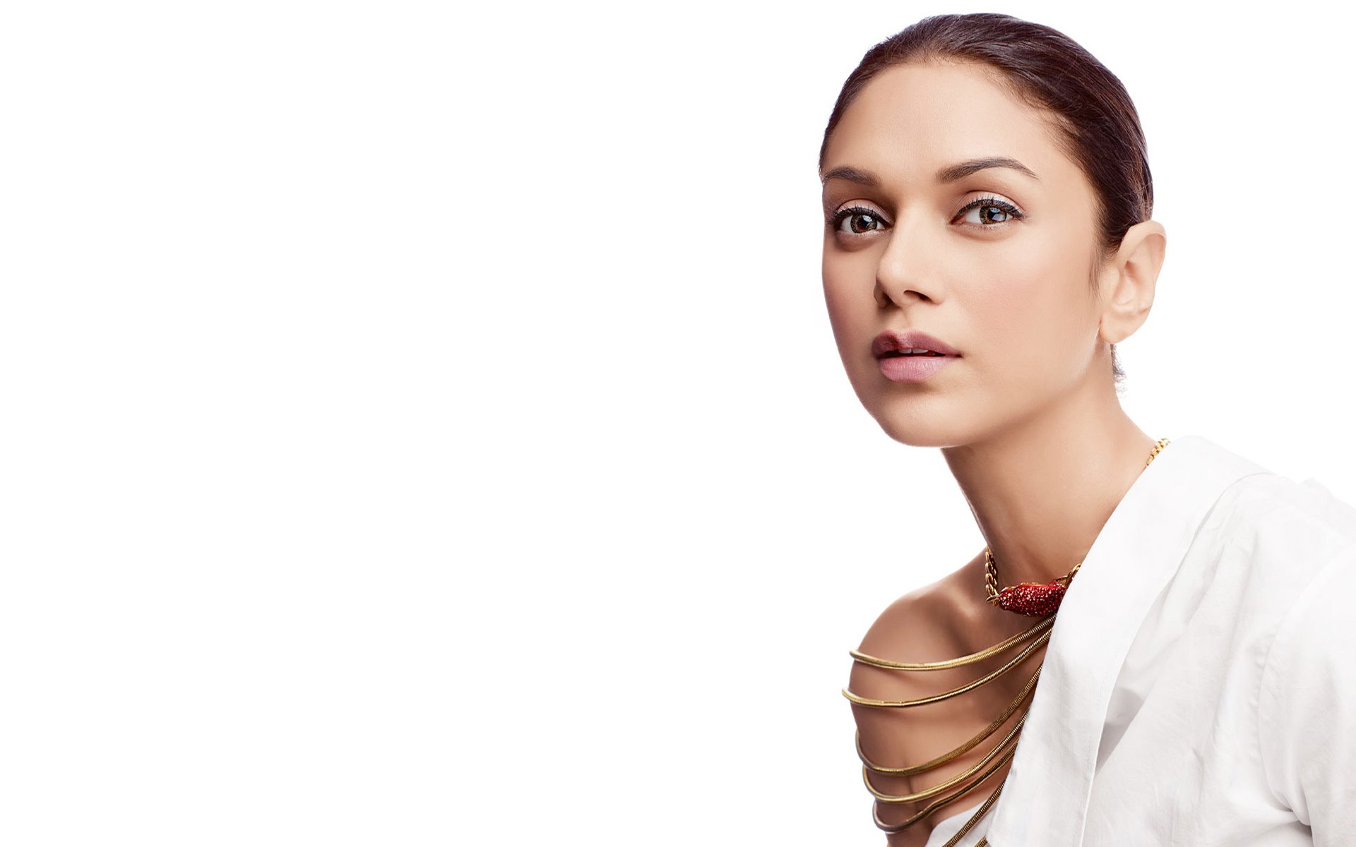 Aditi Rao Hydari By Hubbak