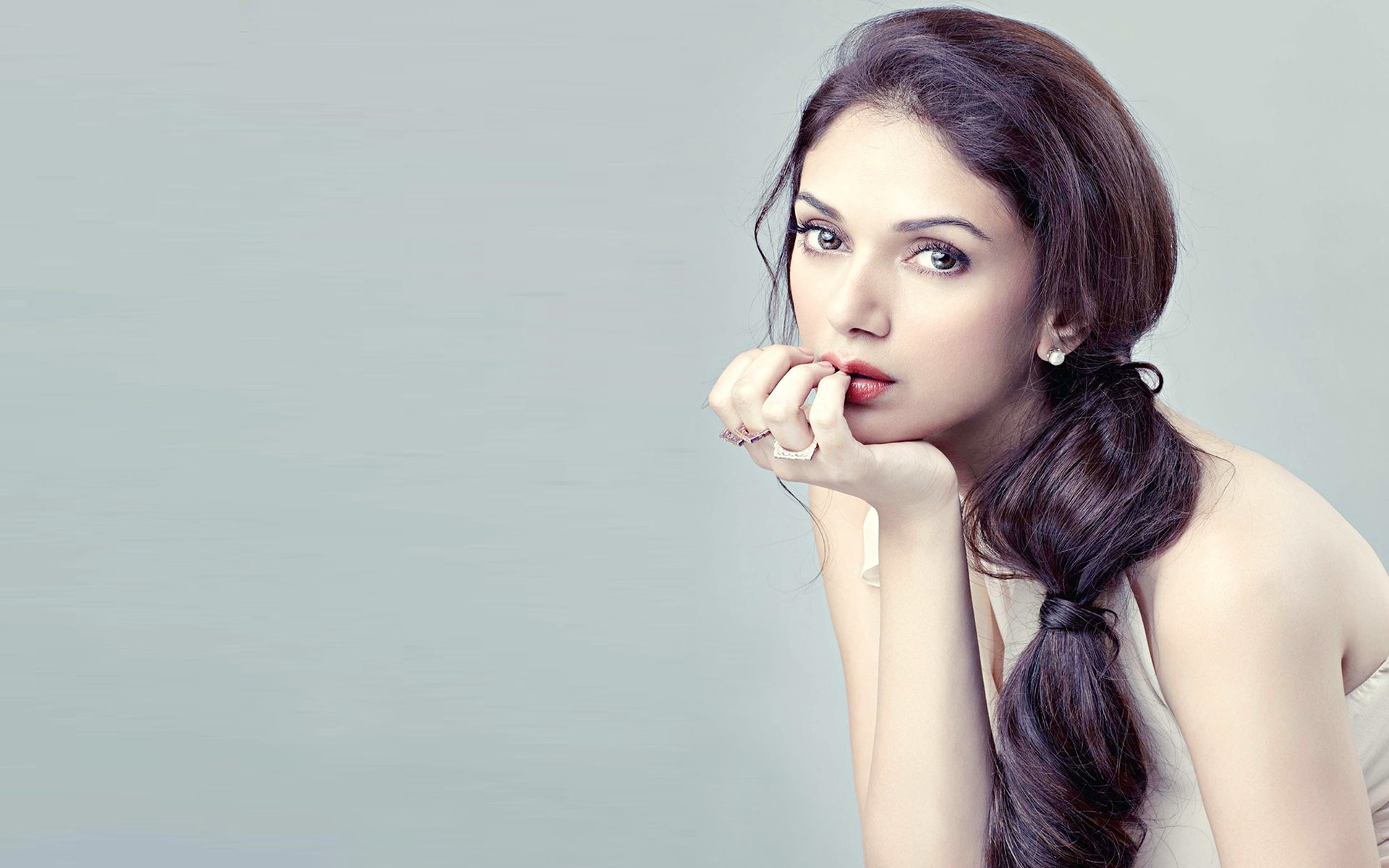 Aditi Rao Hydari By Hubbak