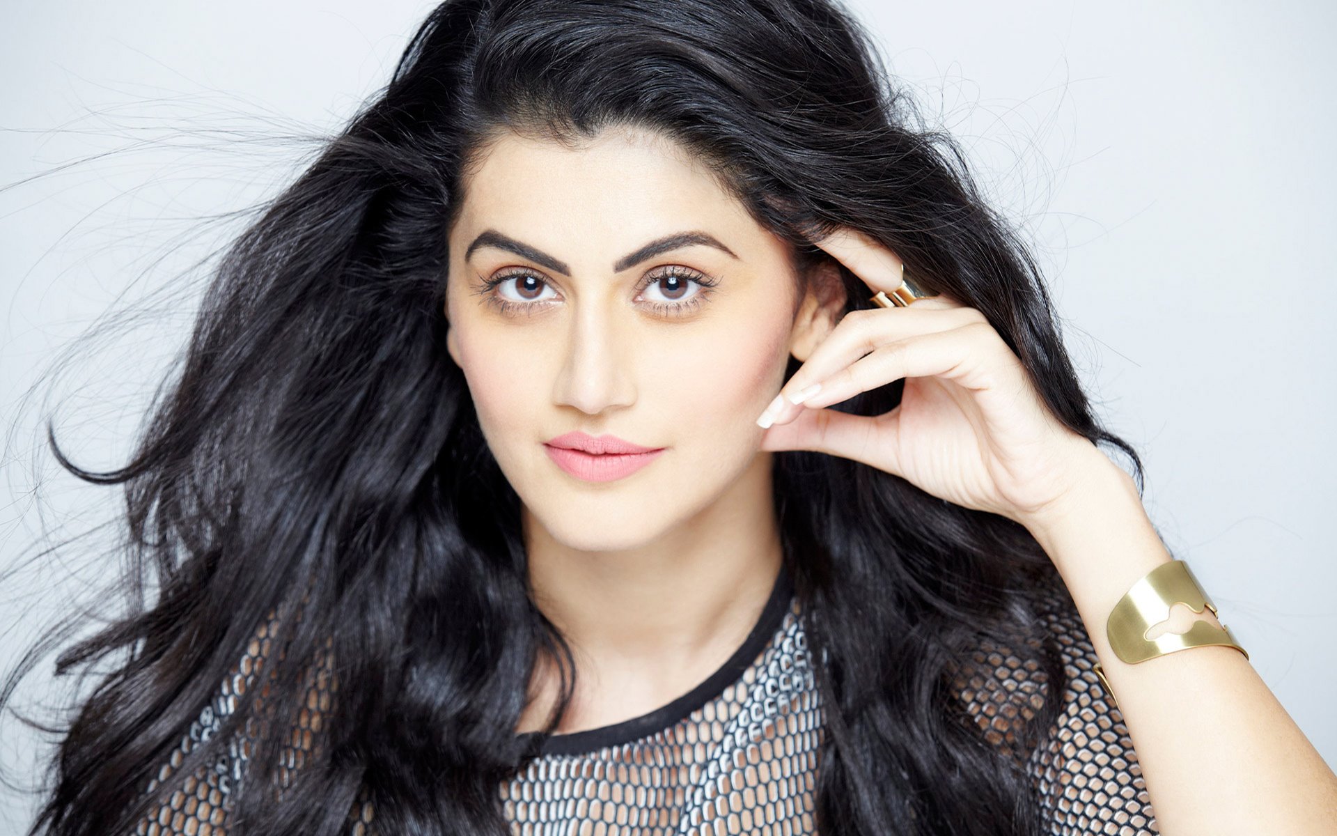 Taapsee Pannu By Hubbak