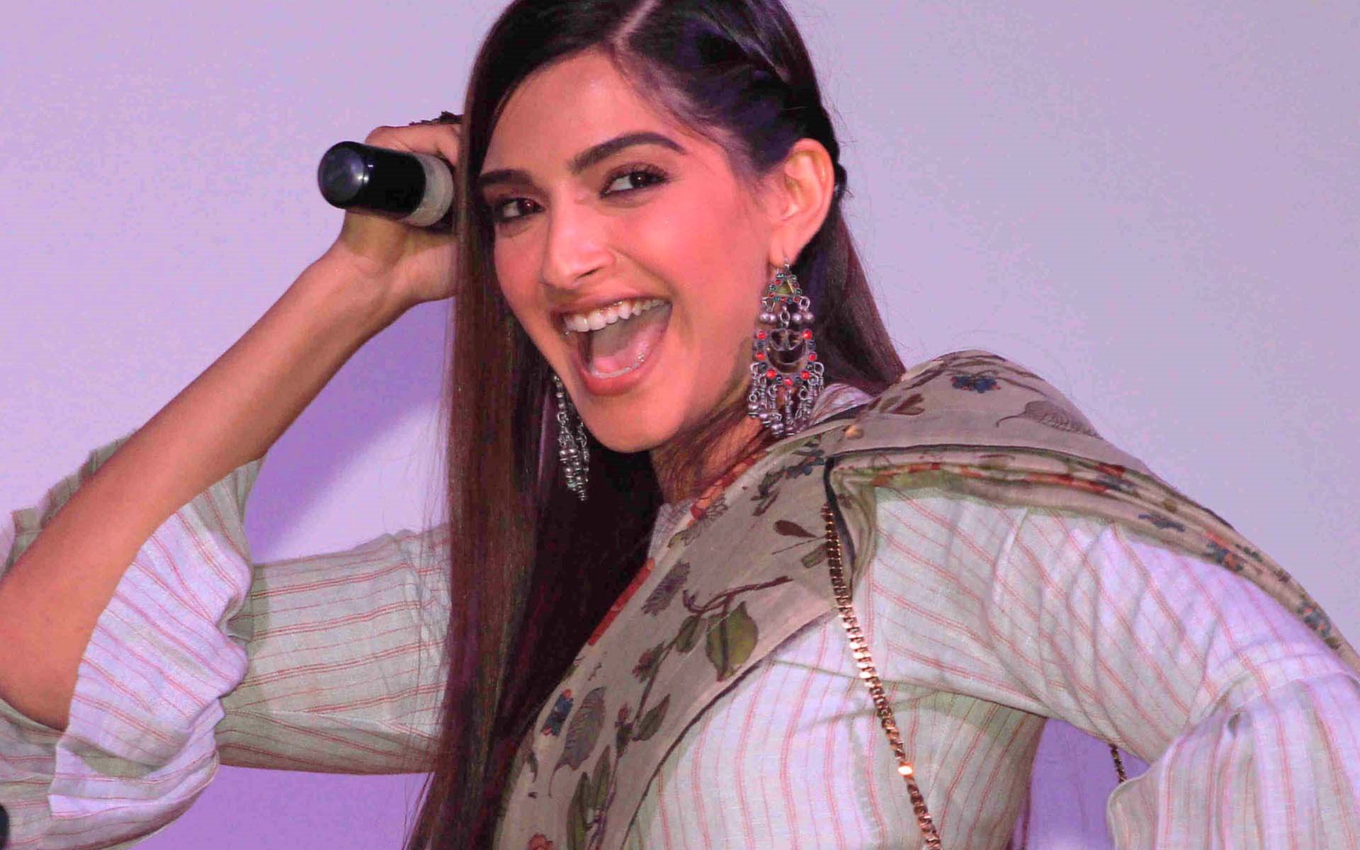 Sonam Kapoor       b coolman