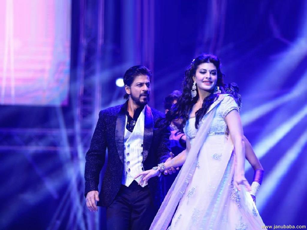 Shahrukh Khan with Jacqueline Fernandez