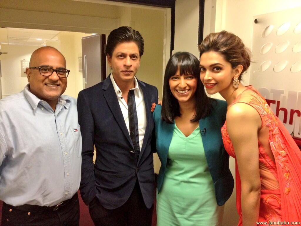 Shahrukh Khan with Deepika Paudkone
