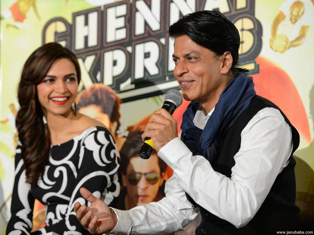 Shahrukh Khan with Deepika Paudkone