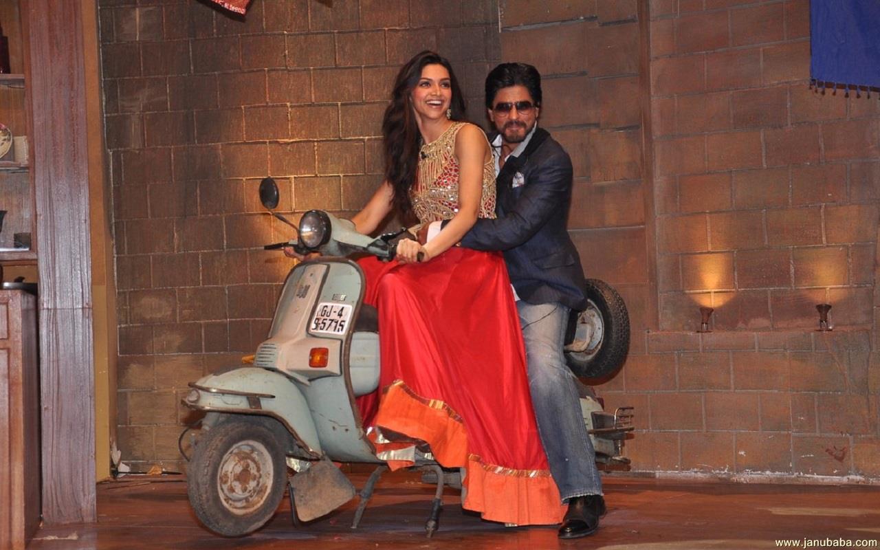 Shahrukh Khan with Deepika Paudkone