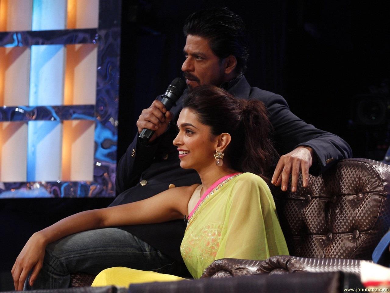Shahrukh Khan with Deepika Paudkone