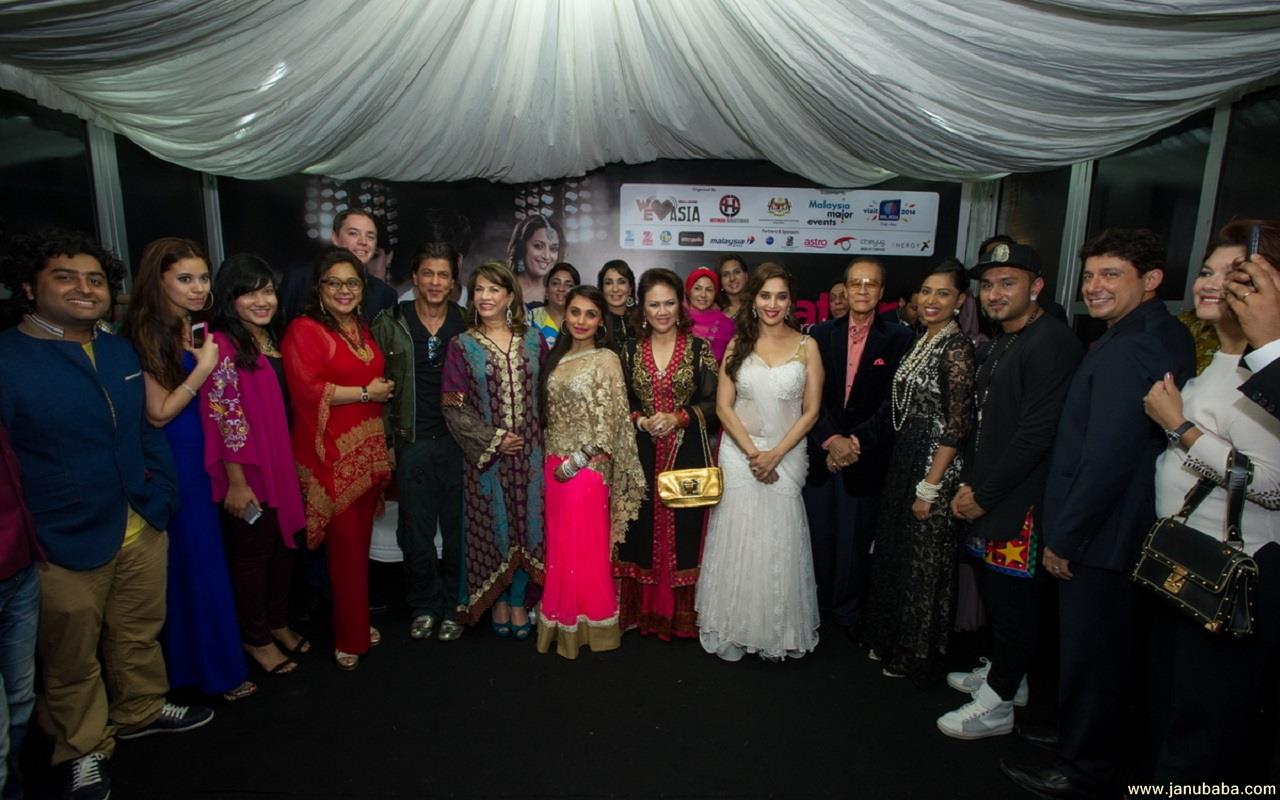 Shah Rukh Khan with Rani Mukherji & Madhuri Dixit