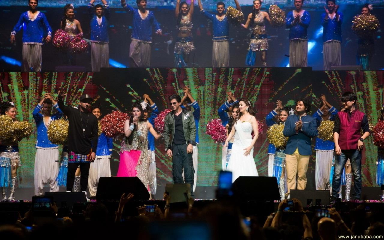 Shah Rukh Khan with Rani Mukherji & Madhuri Dixit