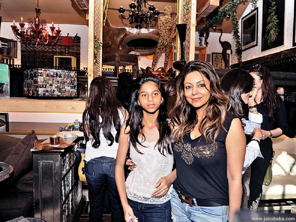 Gauri with Suhana