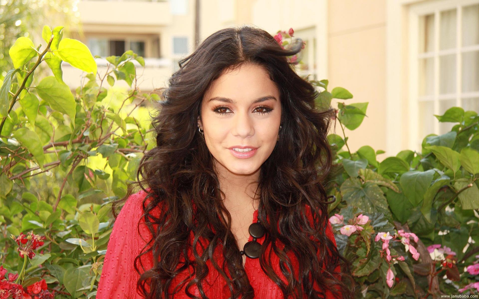 Vanessa Hudgens By Hubbak