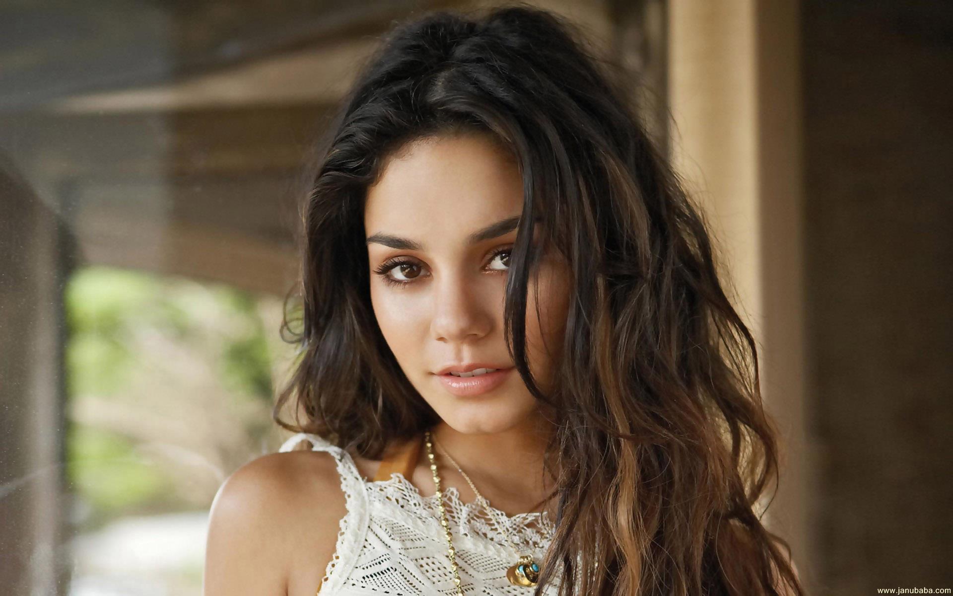 Vanessa Hudgens By Hubbak