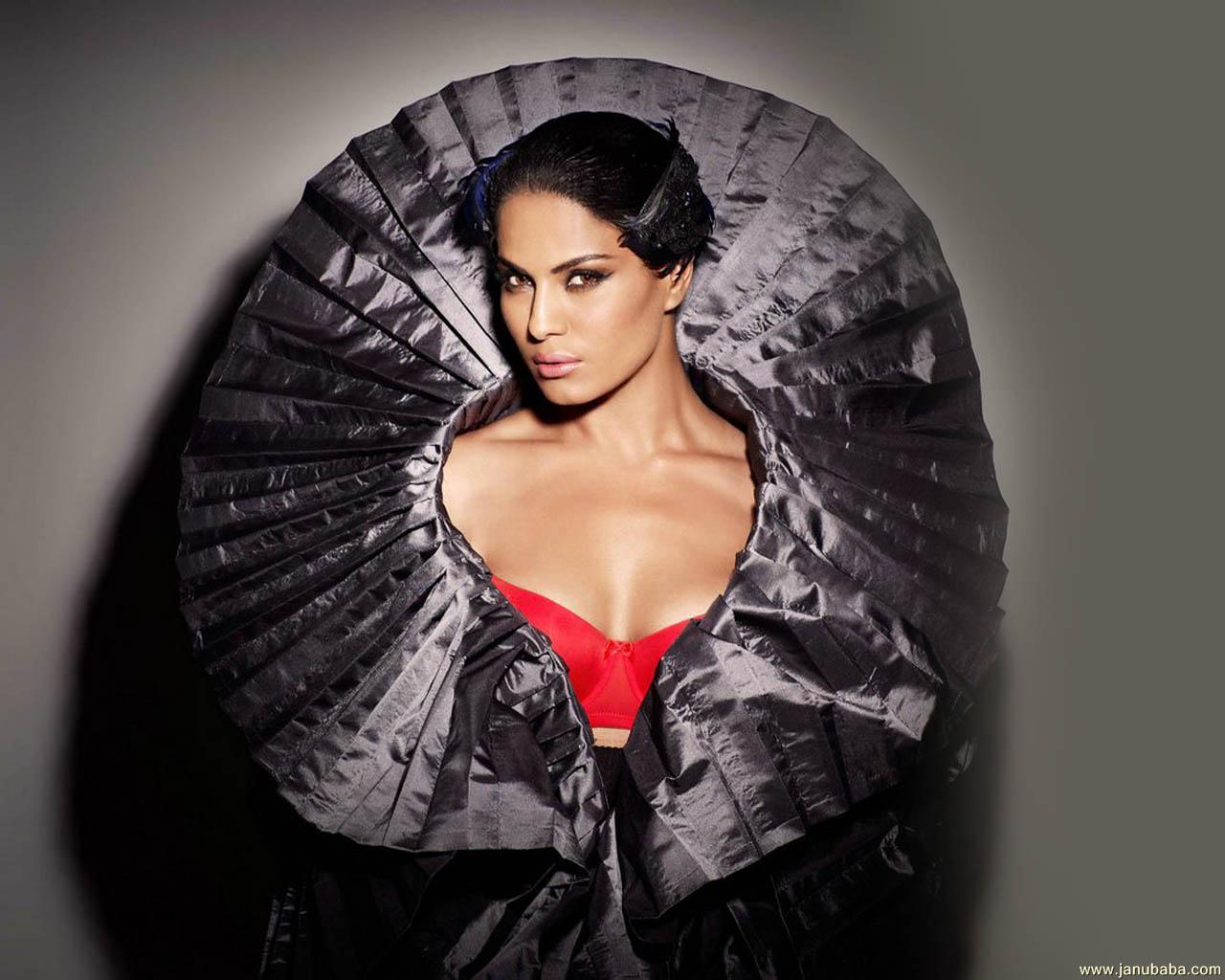 Veena Malik             by coolman