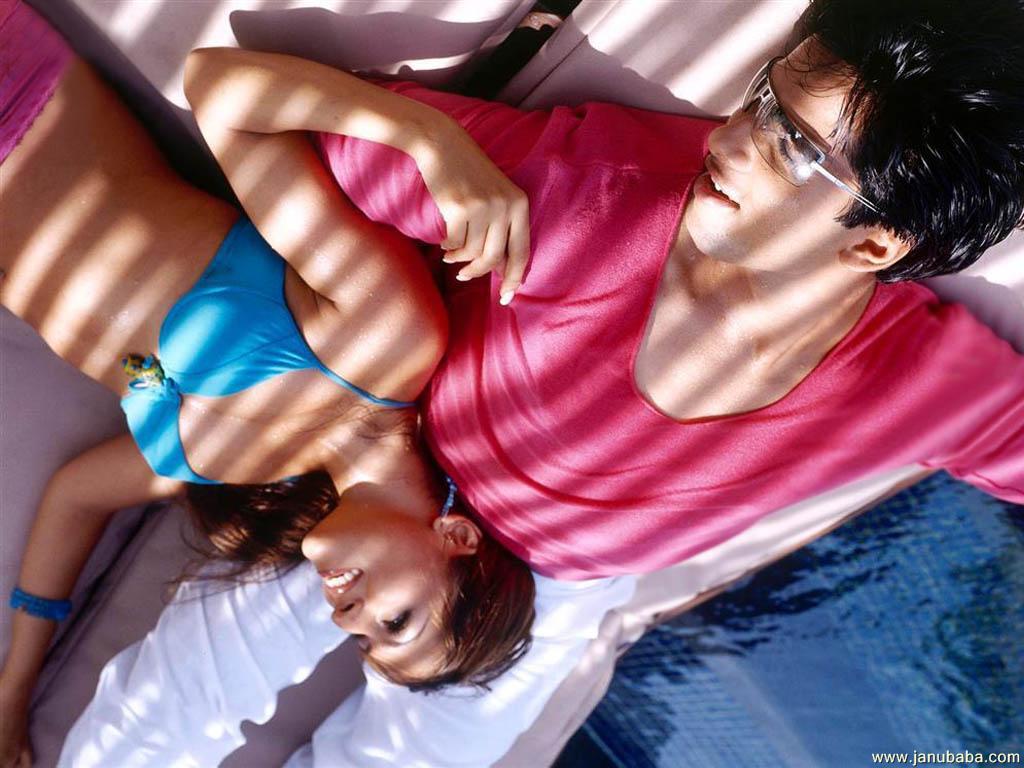 Aarti Chhabria with Shahid Kapur                  by coolman