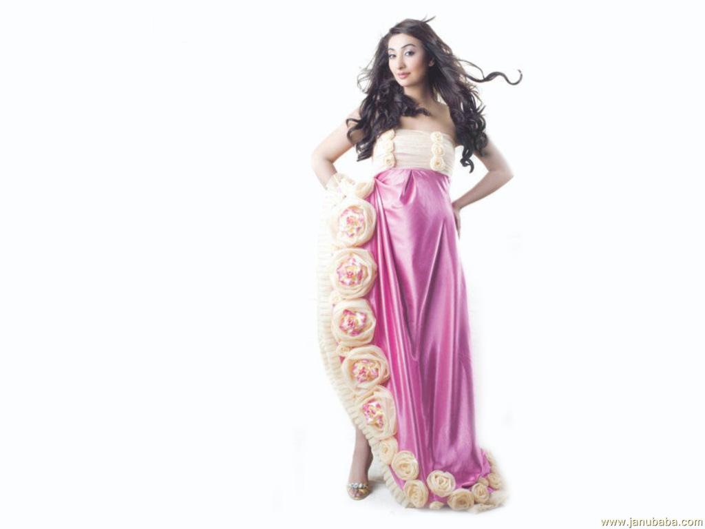 Ayesha Khan                by coolman
