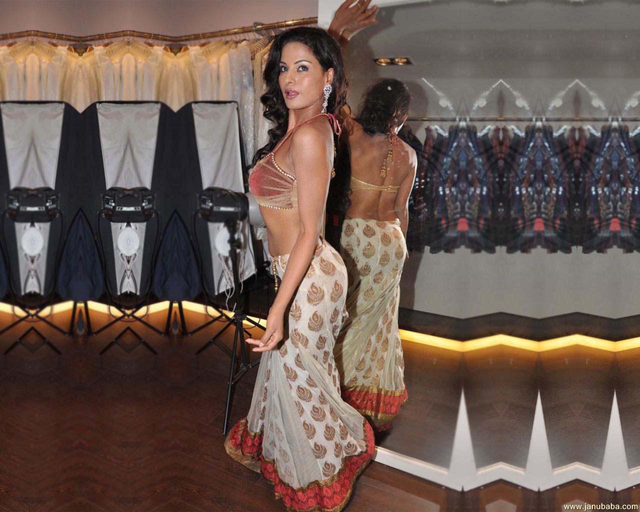 Veena Malik                       by coolman