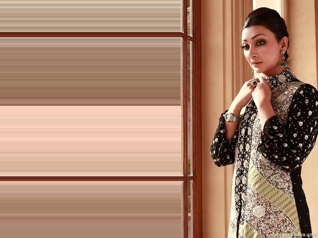 Ayesha Khan